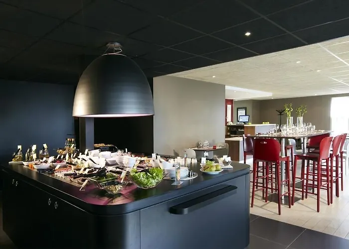 Отель Campanile
